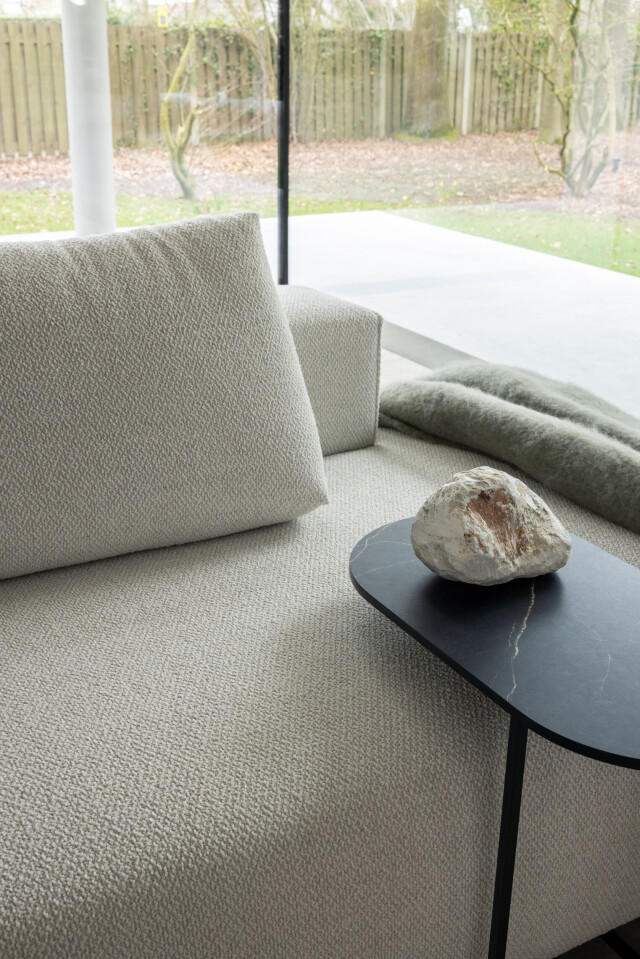 Curves bijzettafel 6 (EYYE)