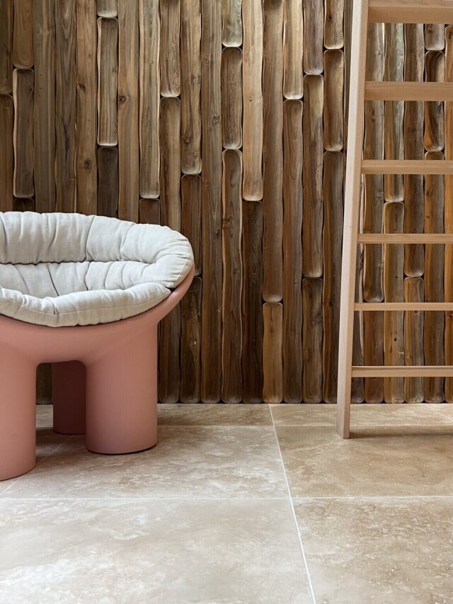 Wicker-Wonderwall-Studios-Reclaimed-Recycled-Wood-Wooden-Wallpanels-Gooise mannen