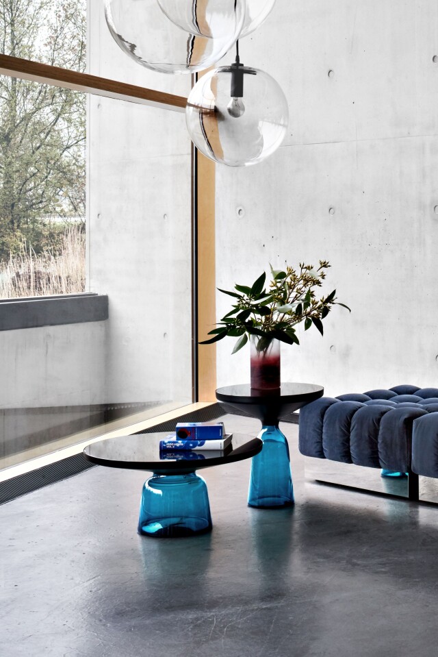 ClassiCon-bell-table-selene-pendant-lamp-photo-hassos